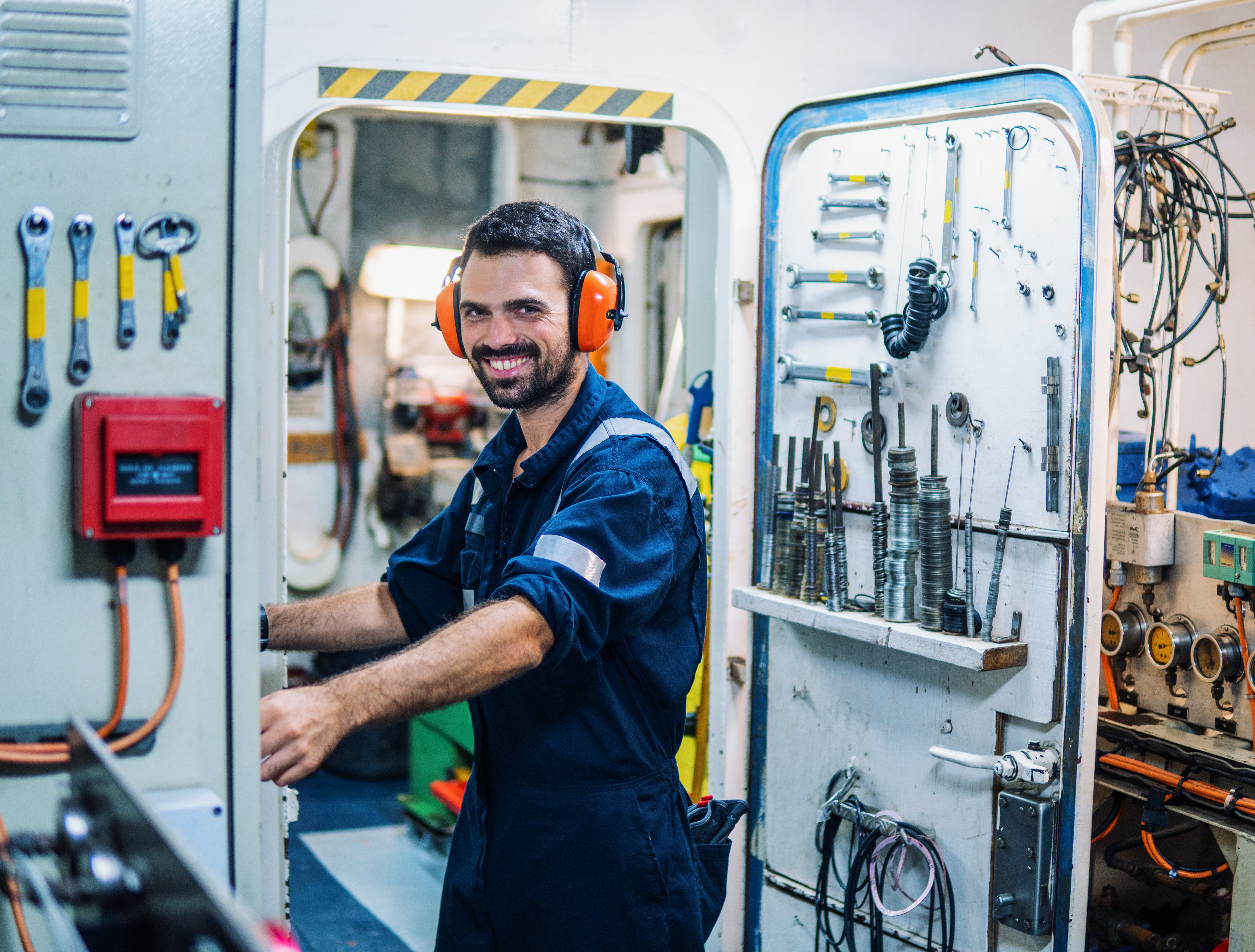 Marine engineer officer_1333988126