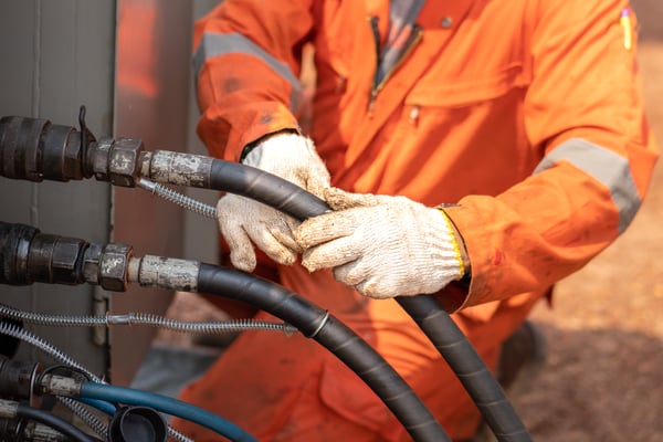 checking to high-pressure hydraulic hose